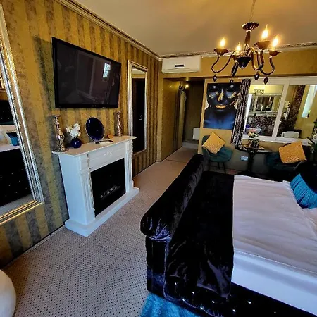 Hotel 4play Club - Boutique 4*